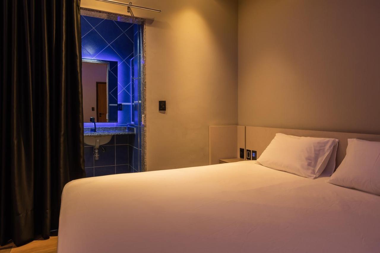 Love hotel Drops *